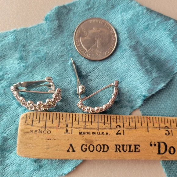 Western Germany Rhinestone Clip On Vintage Earrings ~ Costume Jewelry ~ Sparkle! - Picture 14 of 16